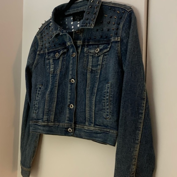Blue Denim Jacket With Spikes on Shoulders - Picture 6 of 9